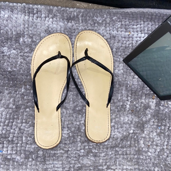 Flip Flops 🩴 - Picture 1 of 2